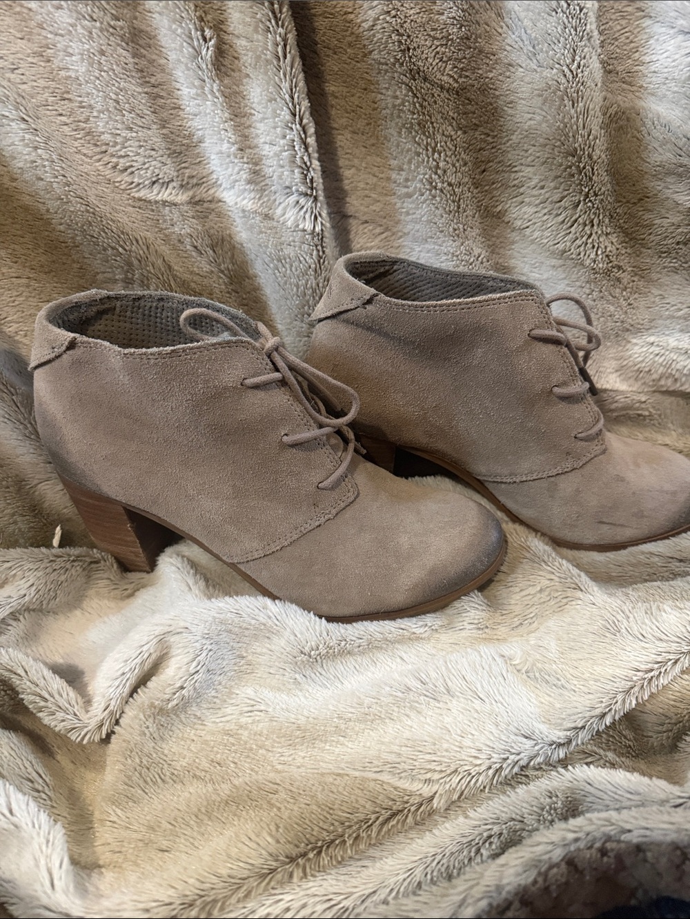 Tom’s Women’s Taupe Suede Lace-Up Heel Booties
